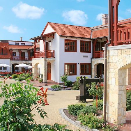 Magita Hotel Basko المظهر الخارجي الصورة