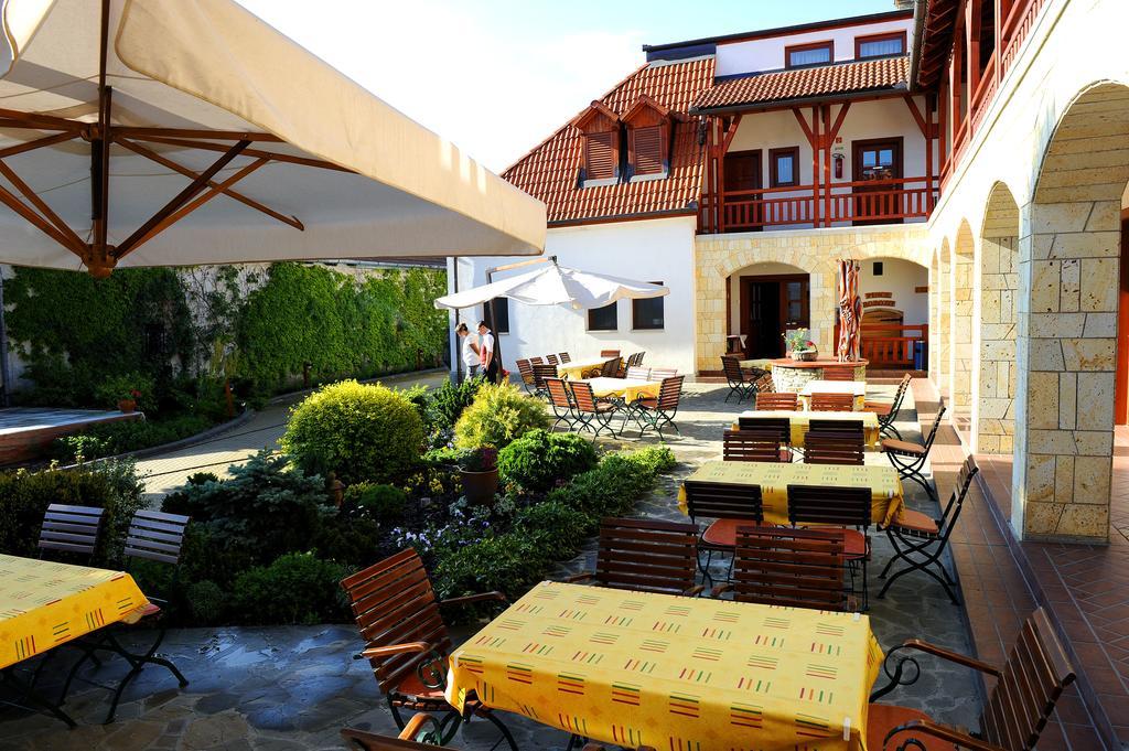 Magita Hotel Basko المظهر الخارجي الصورة
