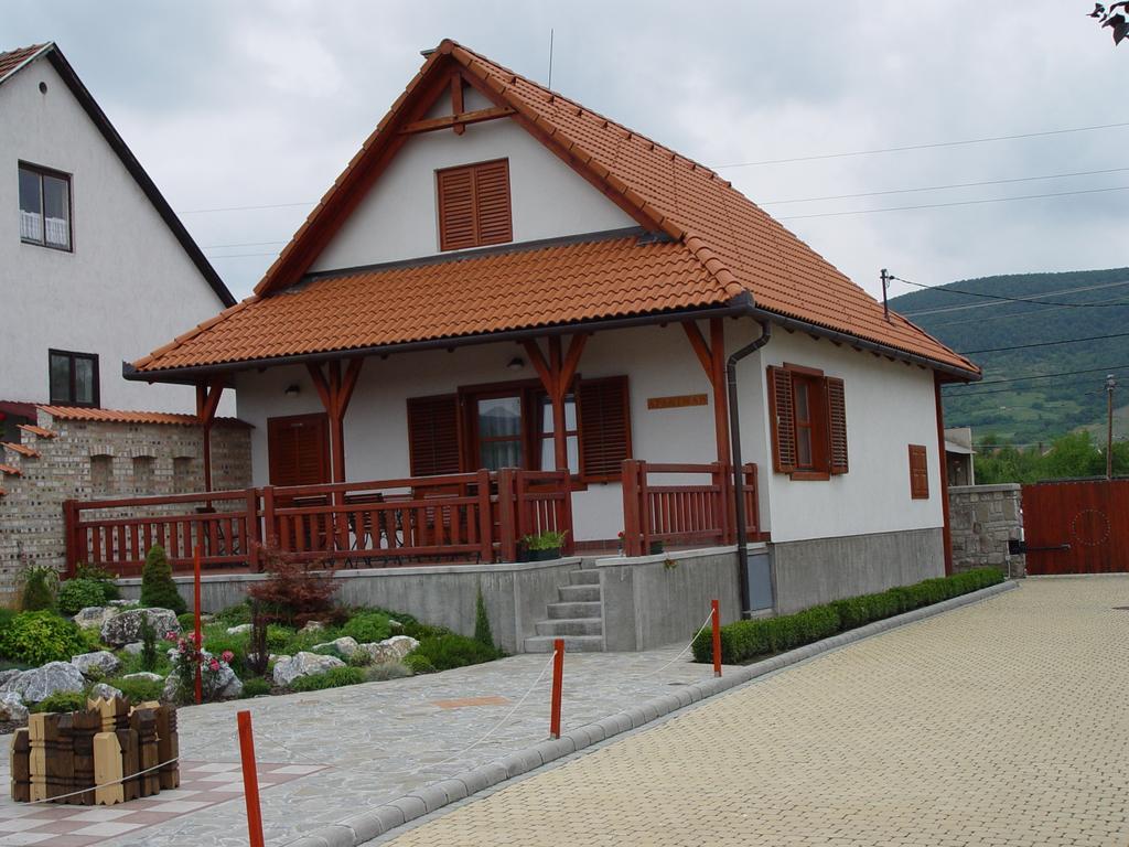 Magita Hotel Basko المظهر الخارجي الصورة
