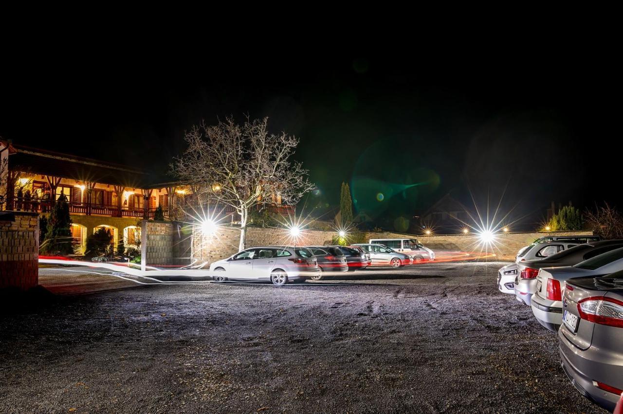 Magita Hotel Basko المظهر الخارجي الصورة